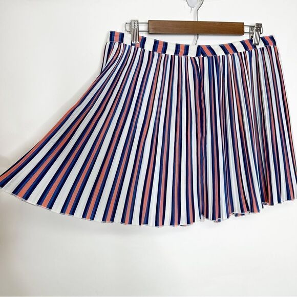 Lovers + Friends Charmed Pleated Striped Mini Skirt Large - Picture 6 of 12
